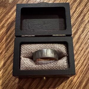 Silver Men's Ring in Wooden Box size 11